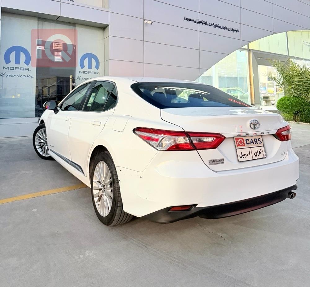 تۆیۆتا کامری